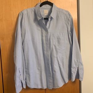Gap cotton button down. The Shrunken Boyfriend style. Size M.